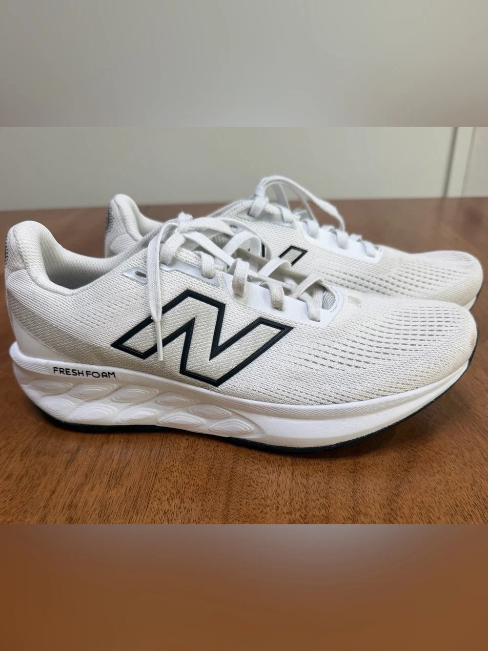 New Balance - Women’s 520 V9 Running Shoes | White & Black | Size 10